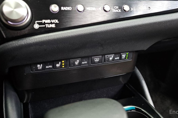 2023 Lexus ES с пробегом 26 097 км