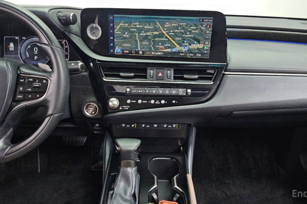 2023 Lexus ES с пробегом 26 097 км