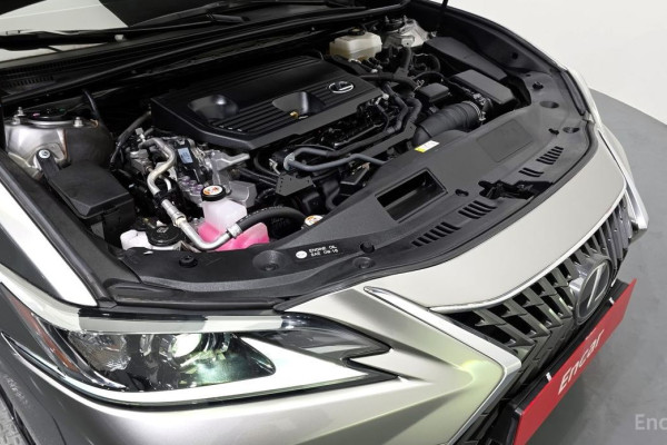 2023 Lexus ES с пробегом 56 856 км