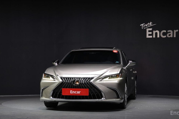 2023 Lexus ES с пробегом 82 511 км