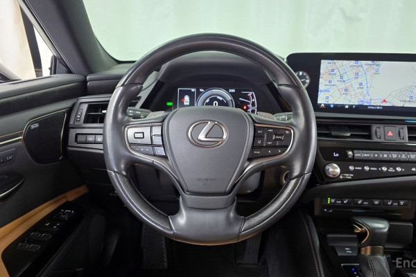 2022 Lexus ES с пробегом 33 432 км