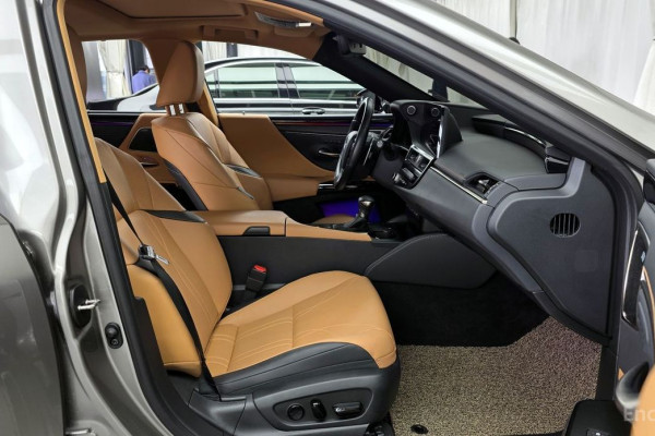 2022 Lexus ES с пробегом 39 197 км