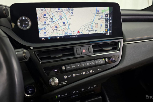 2022 Lexus ES с пробегом 33 432 км