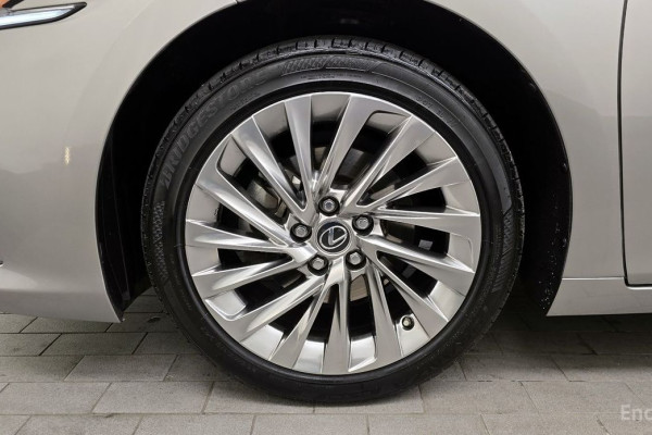 2023 Lexus ES с пробегом 82 511 км