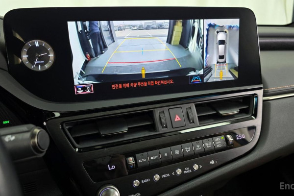 2022 Lexus ES с пробегом 33 432 км