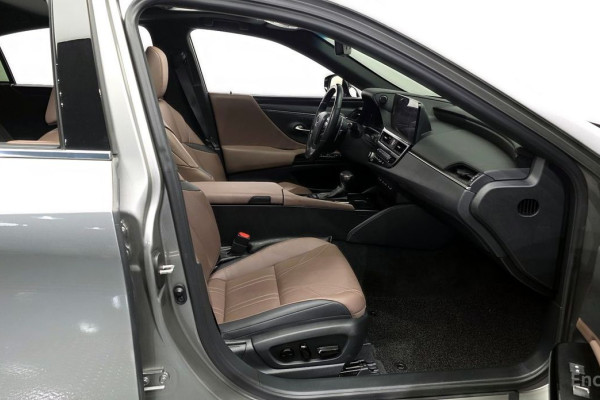 2023 Lexus ES с пробегом 56 856 км