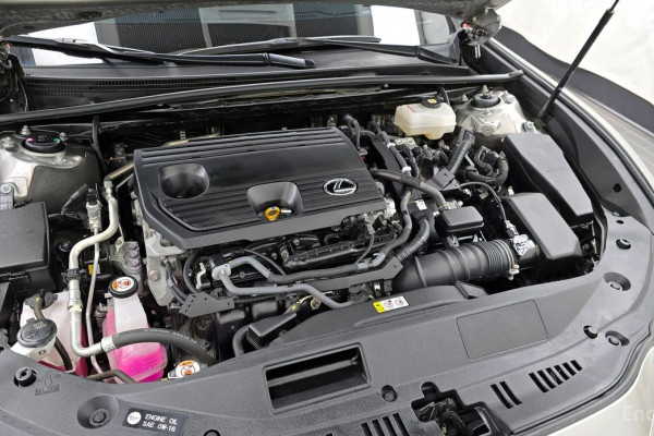 2023 Lexus ES с пробегом 82 511 км