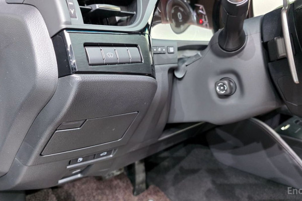 2023 Lexus ES с пробегом 29 676 км