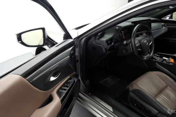 2023 Lexus ES с пробегом 56 856 км