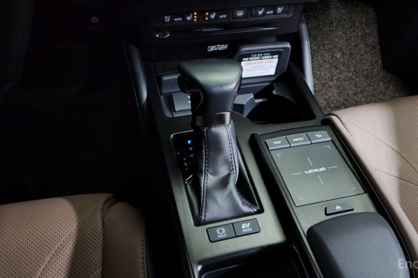 2022 Lexus ES с пробегом 39 502 км