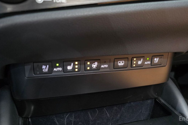 2023 Lexus ES с пробегом 20 428 км