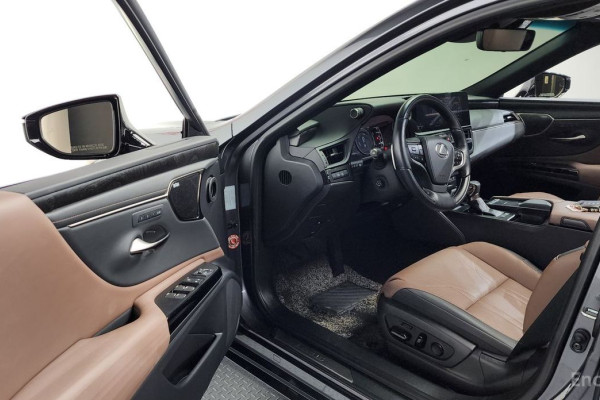2022 Lexus ES с пробегом 39 502 км