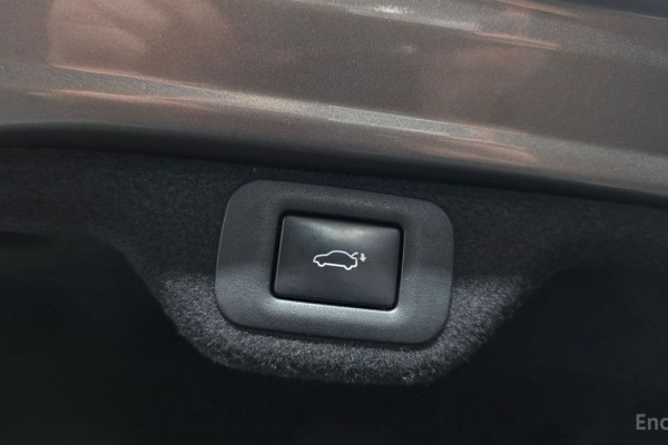 2023 Lexus ES с пробегом 20 428 км