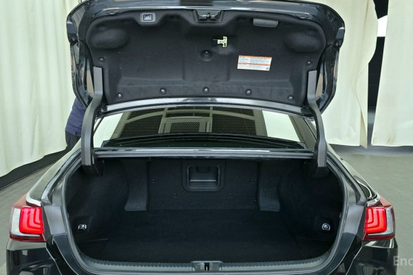 2022 Lexus ES с пробегом 33 432 км