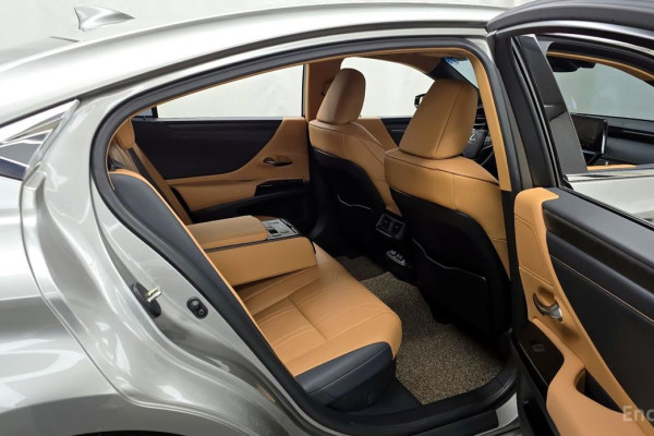 2023 Lexus ES с пробегом 82 511 км