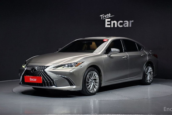 2022 Lexus ES с пробегом 35 400 км