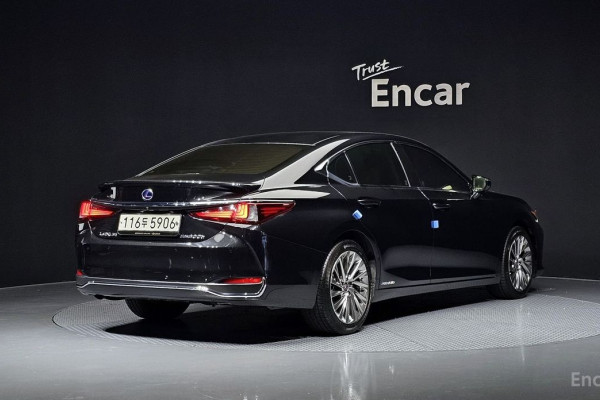 2022 Lexus ES с пробегом 84 161 км