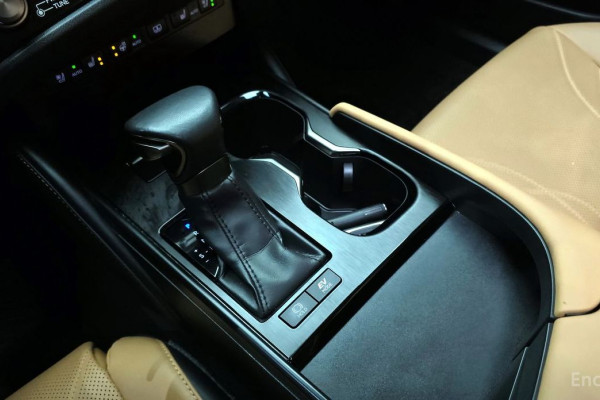 2022 Lexus ES с пробегом 35 400 км