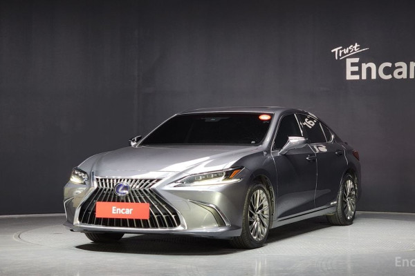 2022 Lexus ES с пробегом 100 926 км