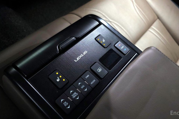 2023 Lexus ES с пробегом 56 856 км