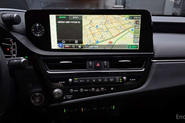 2023 Lexus ES с пробегом 24 274 км