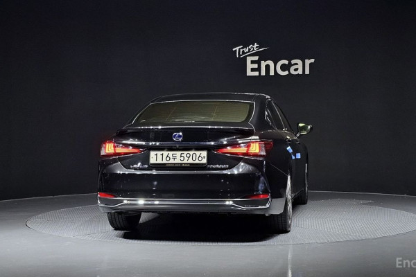 2022 Lexus ES с пробегом 84 161 км