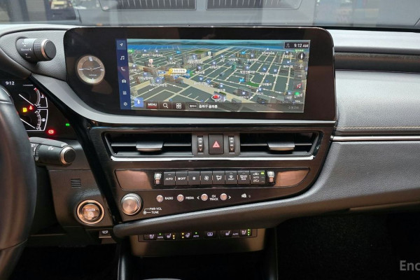 2022 Lexus ES с пробегом 35 400 км