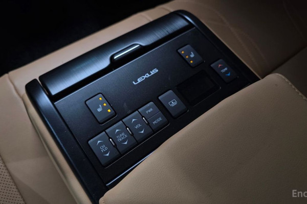 2022 Lexus ES с пробегом 35 400 км