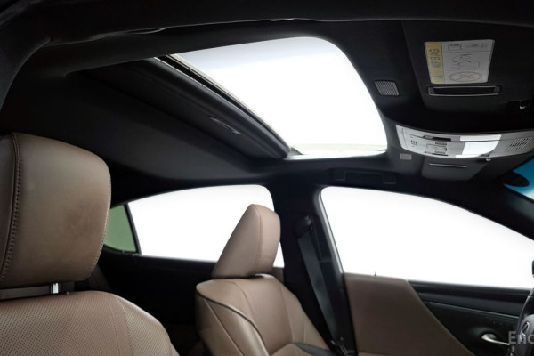 2023 Lexus ES с пробегом 56 856 км