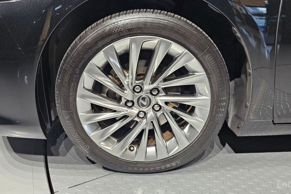 2022 Lexus ES с пробегом 84 161 км