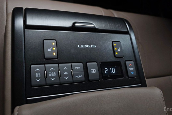 2023 Lexus ES с пробегом 24 274 км