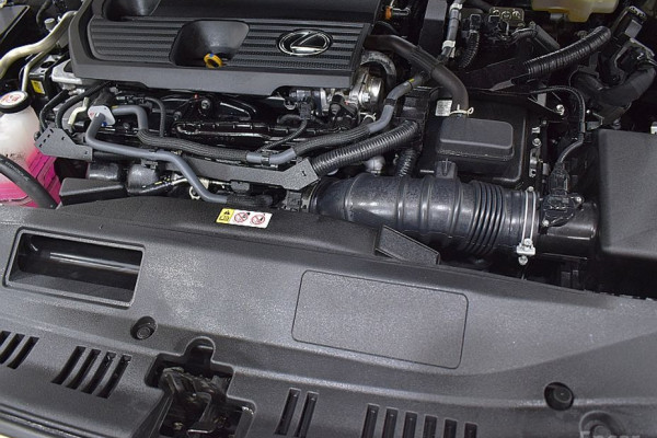 2022 Lexus ES с пробегом 145 667 км