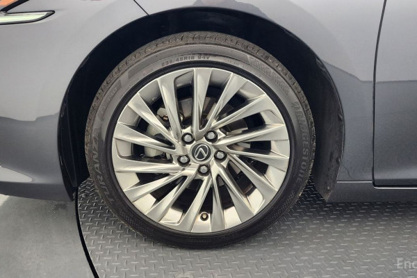 2022 Lexus ES с пробегом 55 698 км