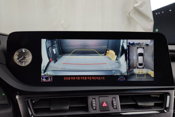 2022 Lexus ES с пробегом 100 926 км