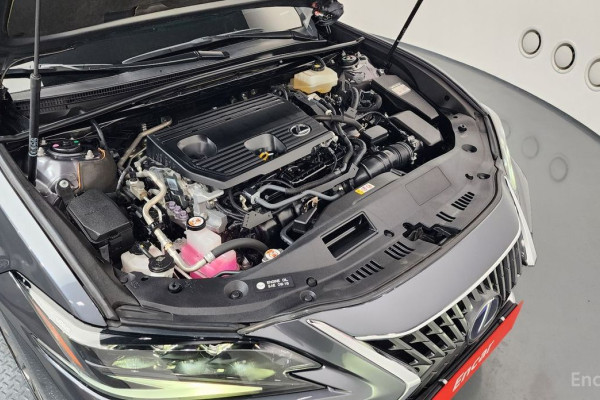 2022 Lexus ES с пробегом 55 698 км