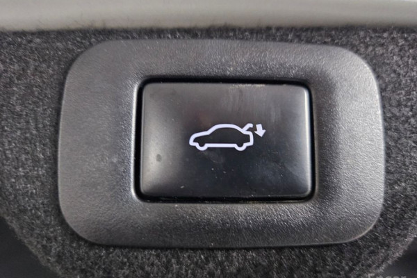 2023 Lexus ES с пробегом 24 262 км