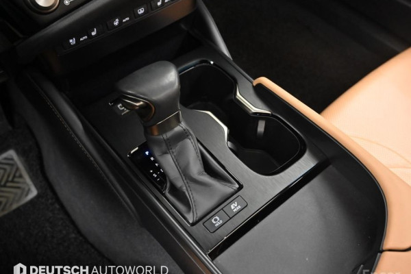 2022 Lexus ES с пробегом 22 539 км