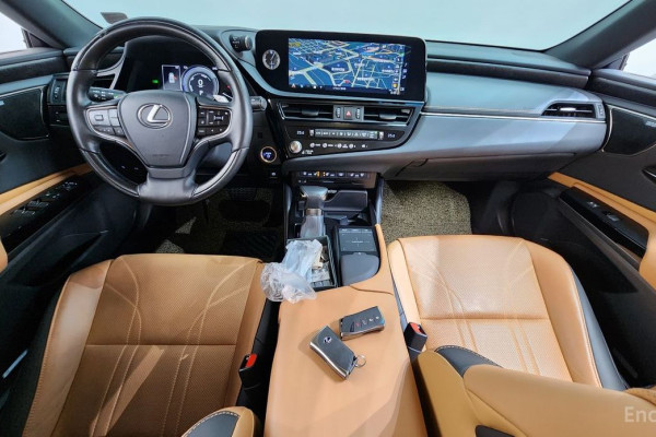 2022 Lexus ES с пробегом 55 698 км