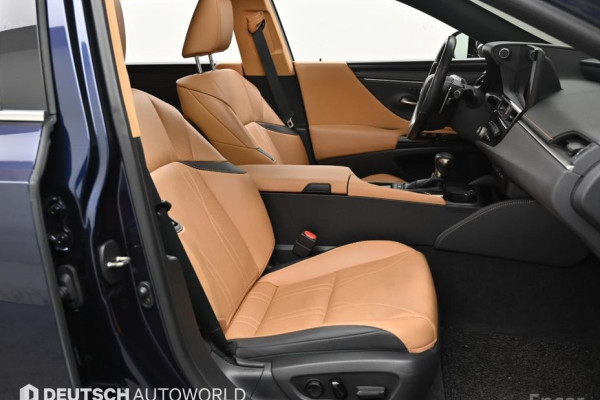 2022 Lexus ES с пробегом 22 539 км