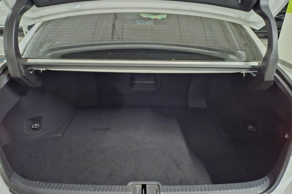 2023 Lexus ES с пробегом 24 262 км