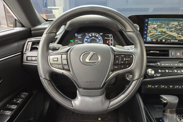 2023 Lexus ES с пробегом 50 154 км