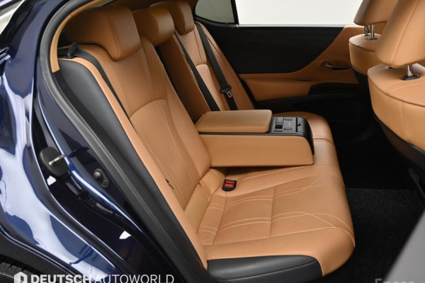 2022 Lexus ES с пробегом 22 539 км