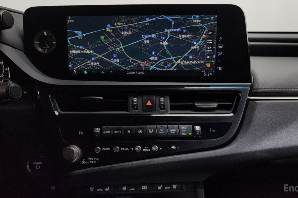 2022 Lexus ES с пробегом 84 959 км