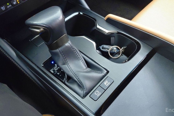 2023 Lexus ES с пробегом 33 720 км