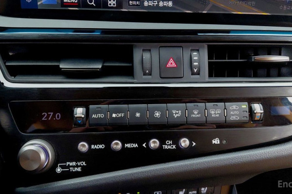 2023 Lexus ES с пробегом 33 720 км