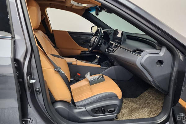 2022 Lexus ES с пробегом 55 698 км