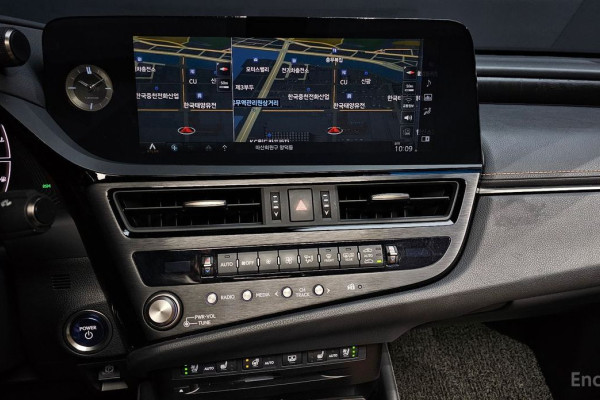 2022 Lexus ES с пробегом 84 161 км