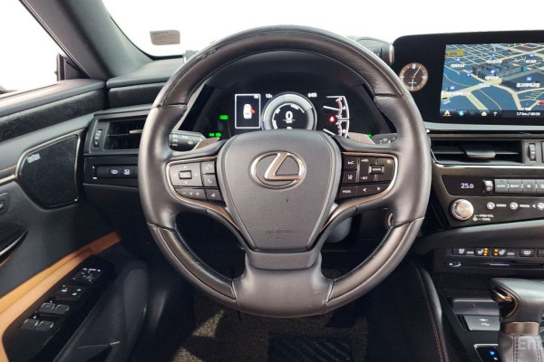 2022 Lexus ES с пробегом 55 698 км
