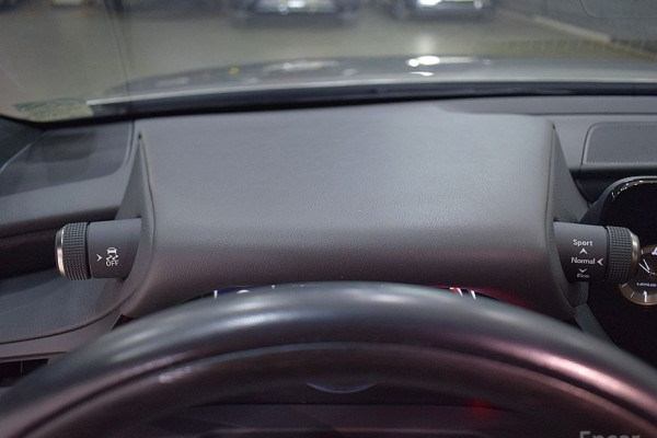 2022 Lexus ES с пробегом 145 667 км