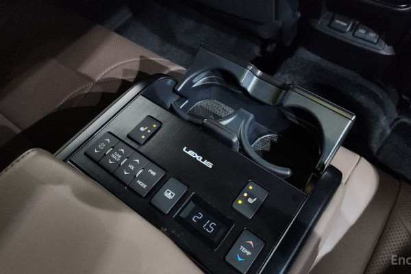 2022 Lexus ES с пробегом 84 959 км